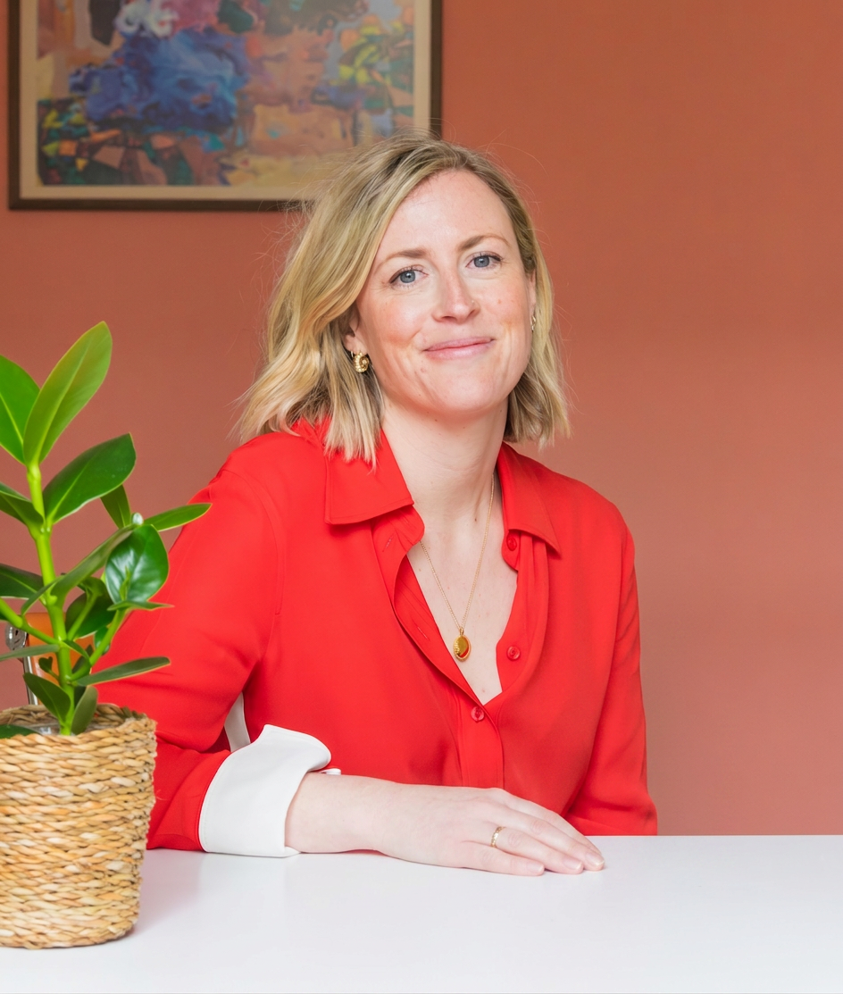 Portrait of Dr Naomi Gibson